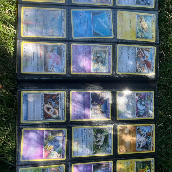 Pokémon card holding book and all cards in it - Picture 7 of 16